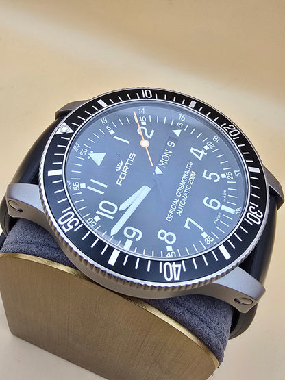 Fortis B42 Cosmonaut Day Date Titanium
