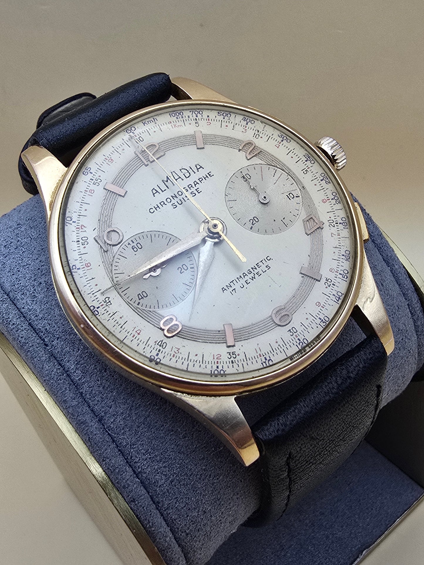 Cronographe Suisse 18K Almadia vintage 1940-1950