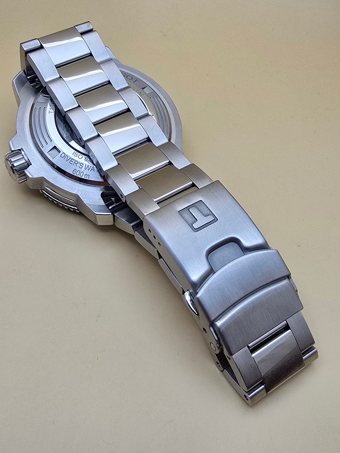 Tissot Seastar 2000 Ceramic 600m Powermatic80 46mm cutie/acte
